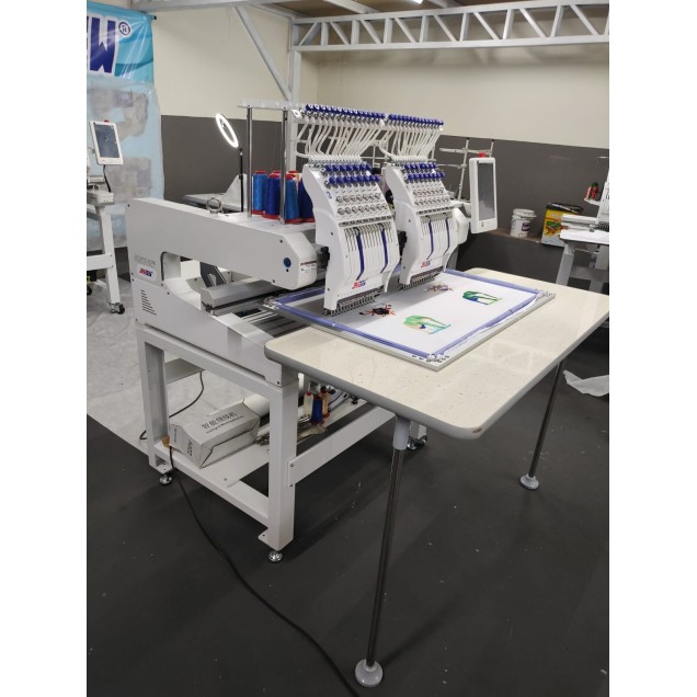 Máquina de Bordado 2 Cabeças 15 Agulhas - jakesew Modelo JS-C1502