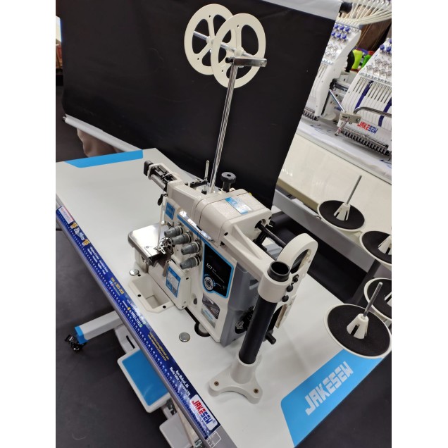 Máquina Overlok Ponto Cadeia C/ Aparelho Zeromax - Modelo EC7-4D Jakesew (220V) Máquina Overlok Ponto Cadeia C/ Aparelho Zeromax - Modelo EC7-4D Jakesew (220V)